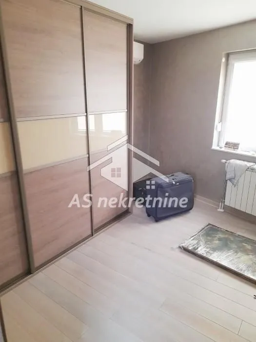 Izdavanje, stan, 160m², Filmski Grad, Beograd