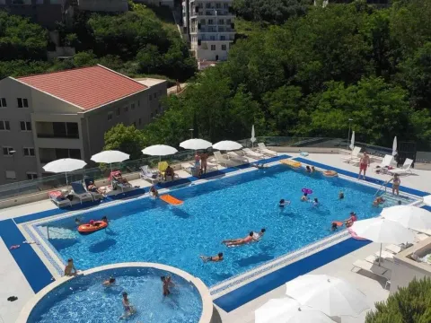 Sale, one bedroom apartment, 48m², Bečići, Budva - image 3