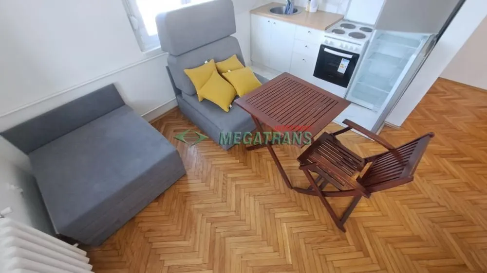 Izdavanje, stan, 26m², Centar, Novi Sad