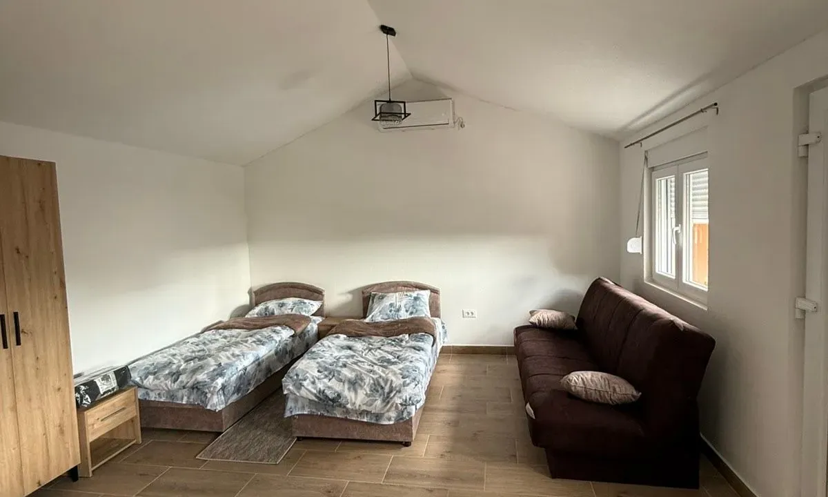 Izdavanje, garsonjera, 30m², Gradiošnica, Tivat