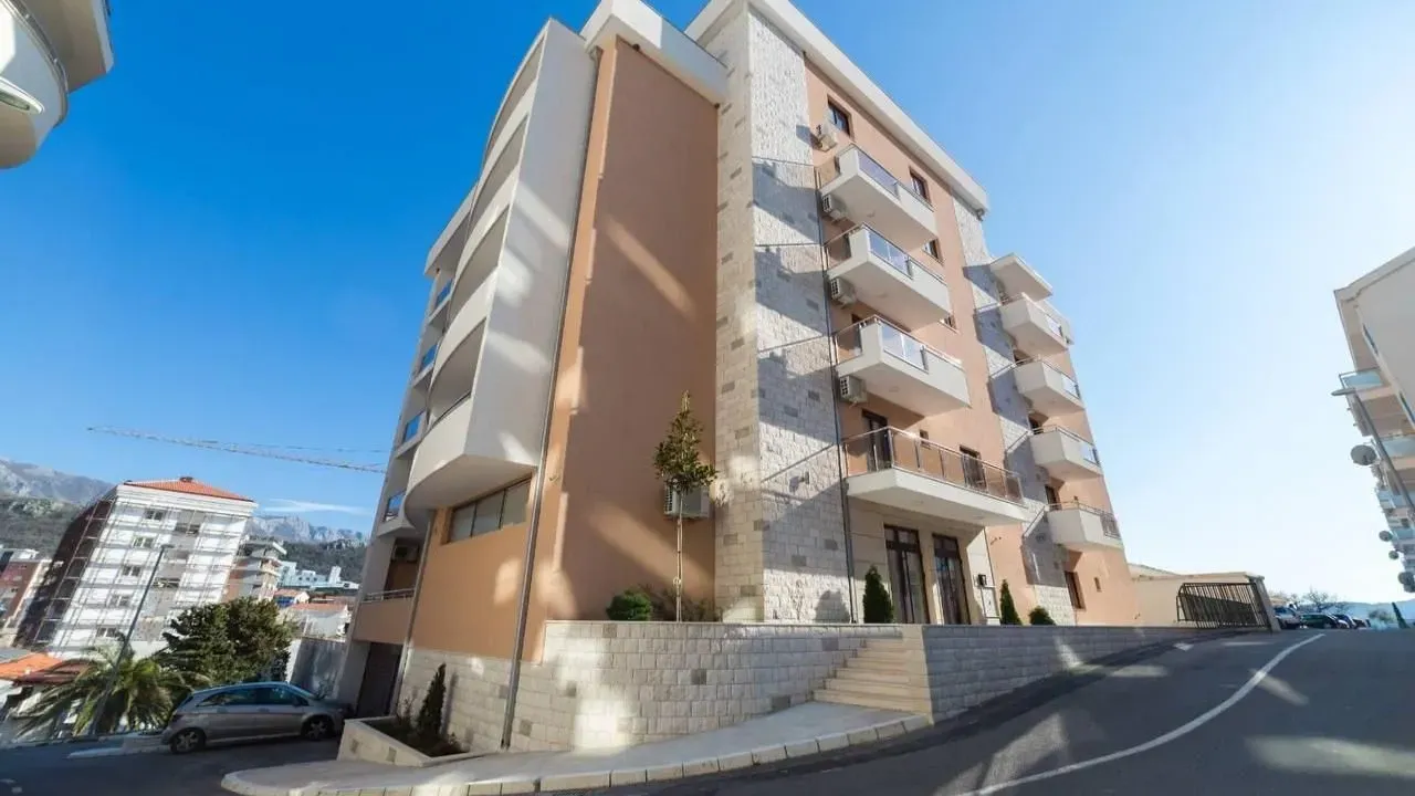 Prodaja, dvosoban stan, 89m², Bečići, Budva