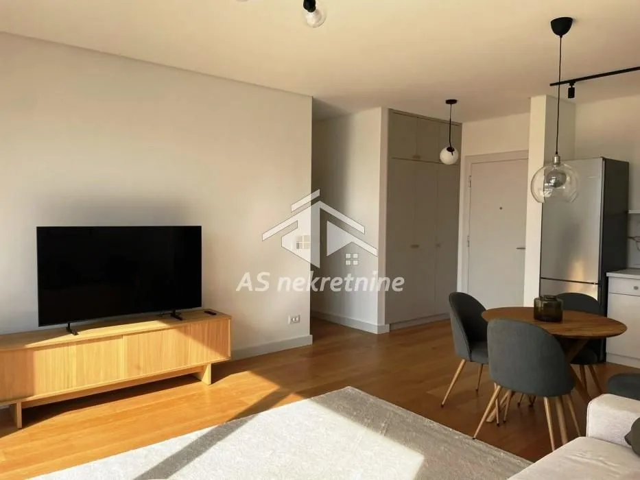 Rent, two bedroom apartment, 53m², Vračar Sve Podlokacije, Beograd