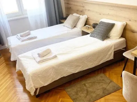 Prodaja, garsonjera, 24m², Blok 6, Podgorica - image 3