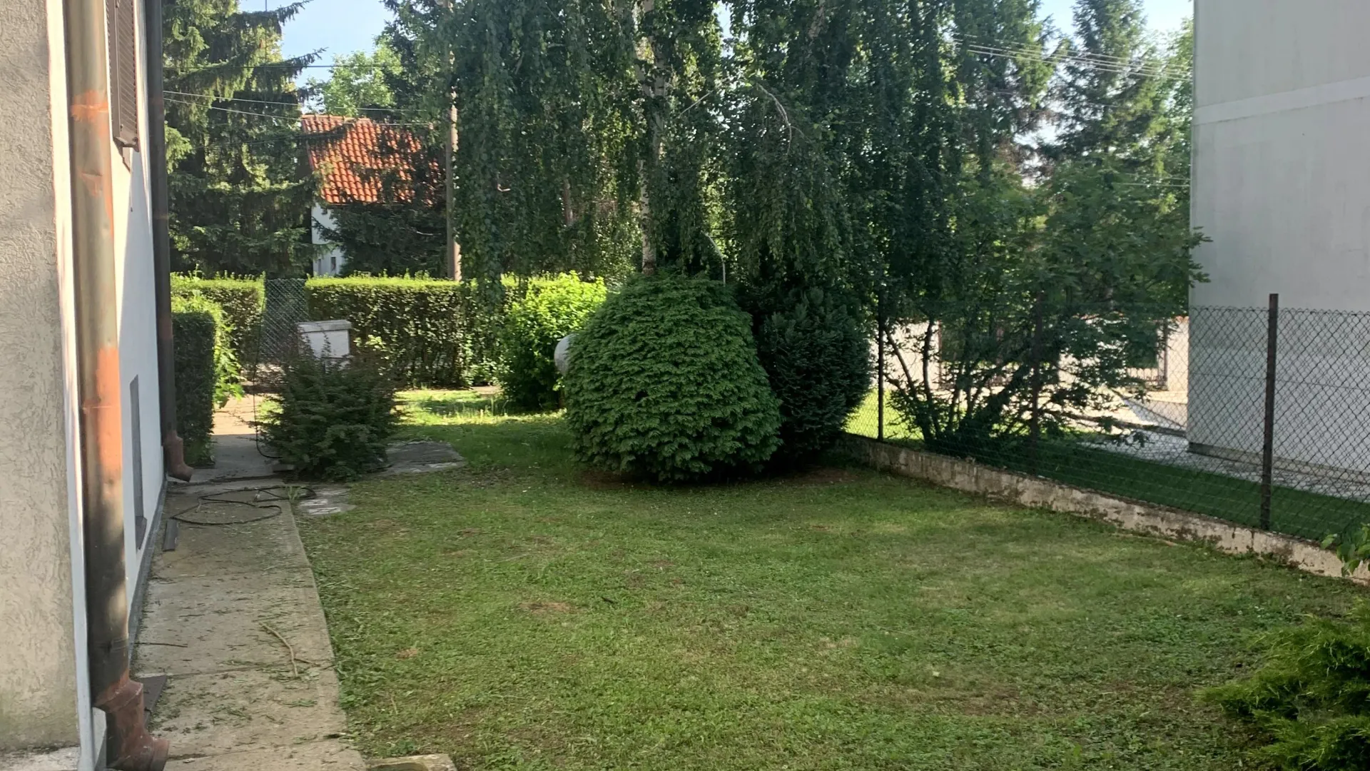 Izdavanje, kuća, 300m², Čukarica, Beograd