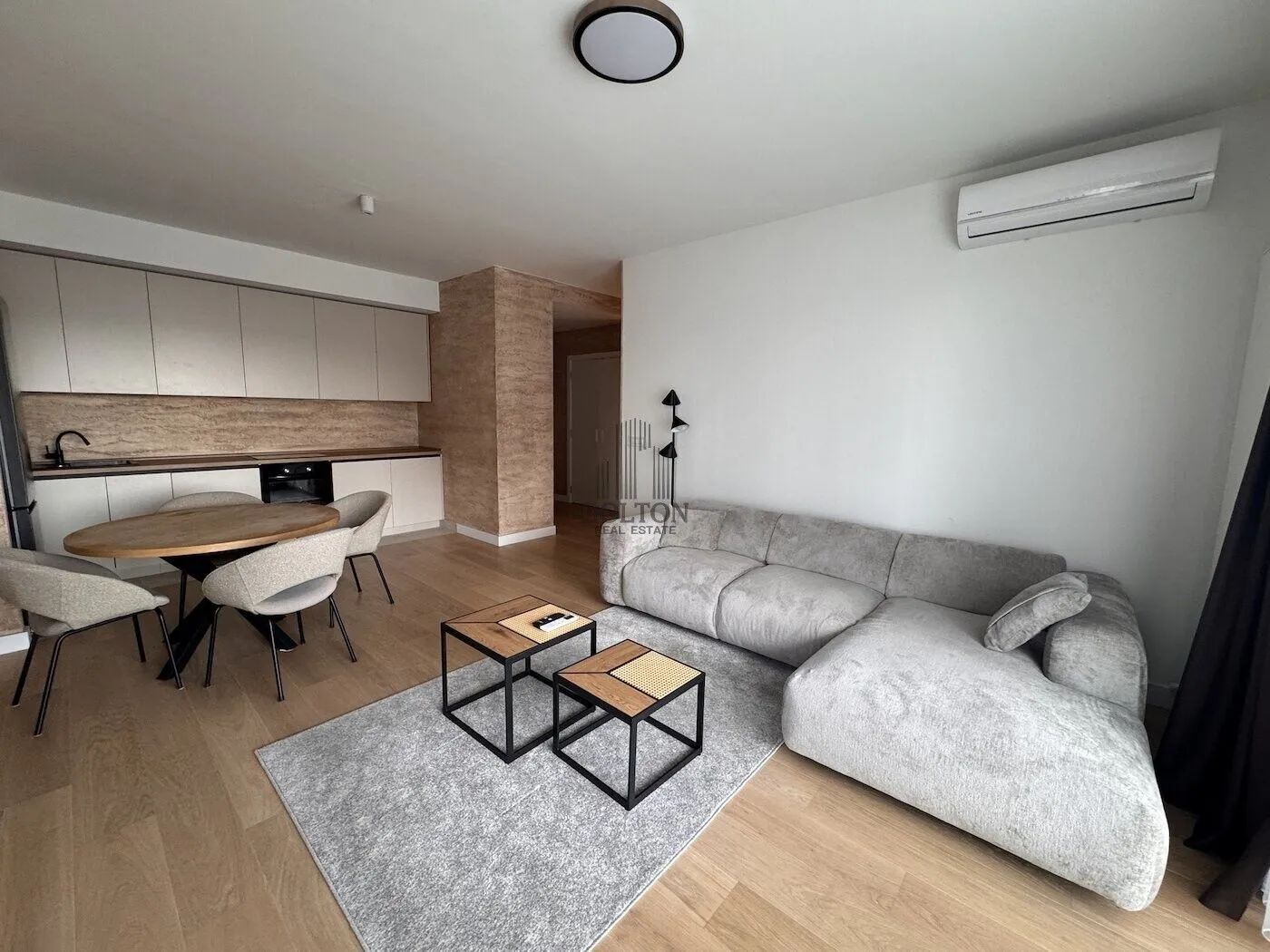 Izdavanje, stan, 81m², Savski Venac, Beograd