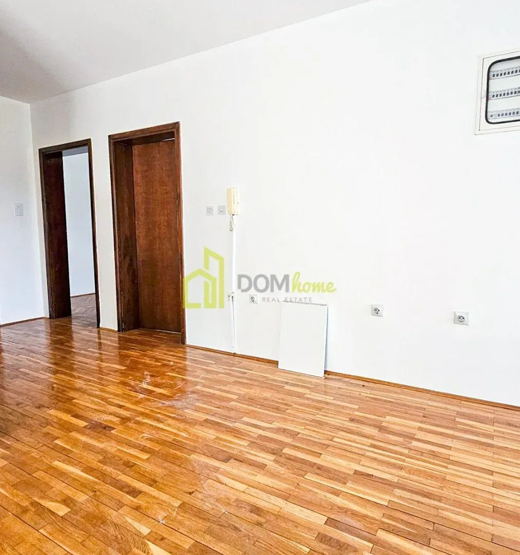 Sale, house, 350m², Momišići, Podgorica