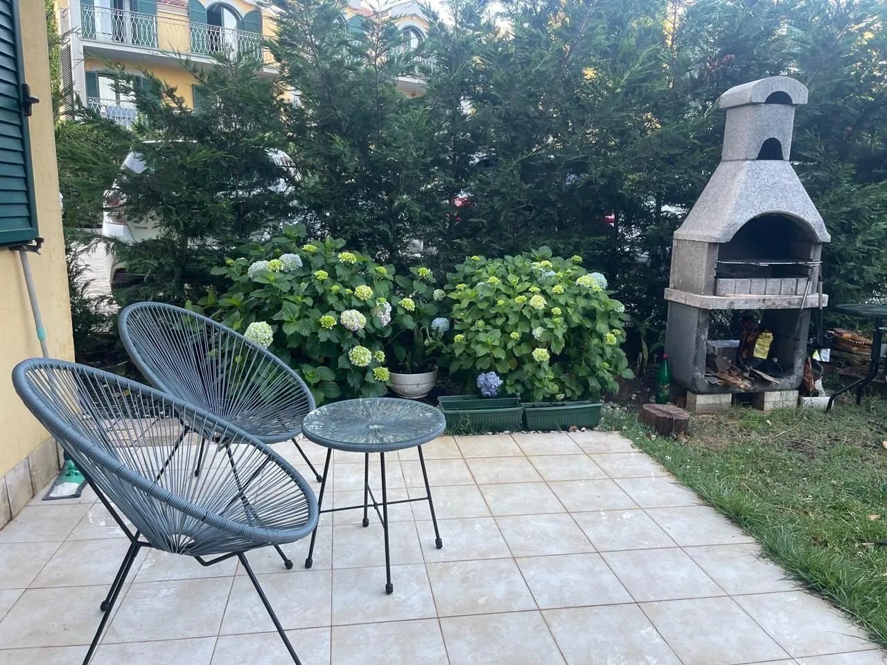Izdavanje, kuća, 180m², Lastva Grbaljska, Kotor