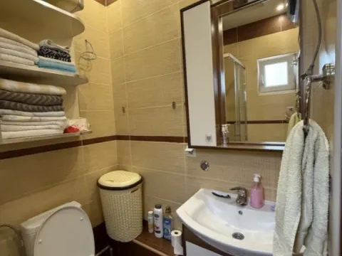 Prodaja, dvosoban stan, 65m², Centar, Bar - image 9