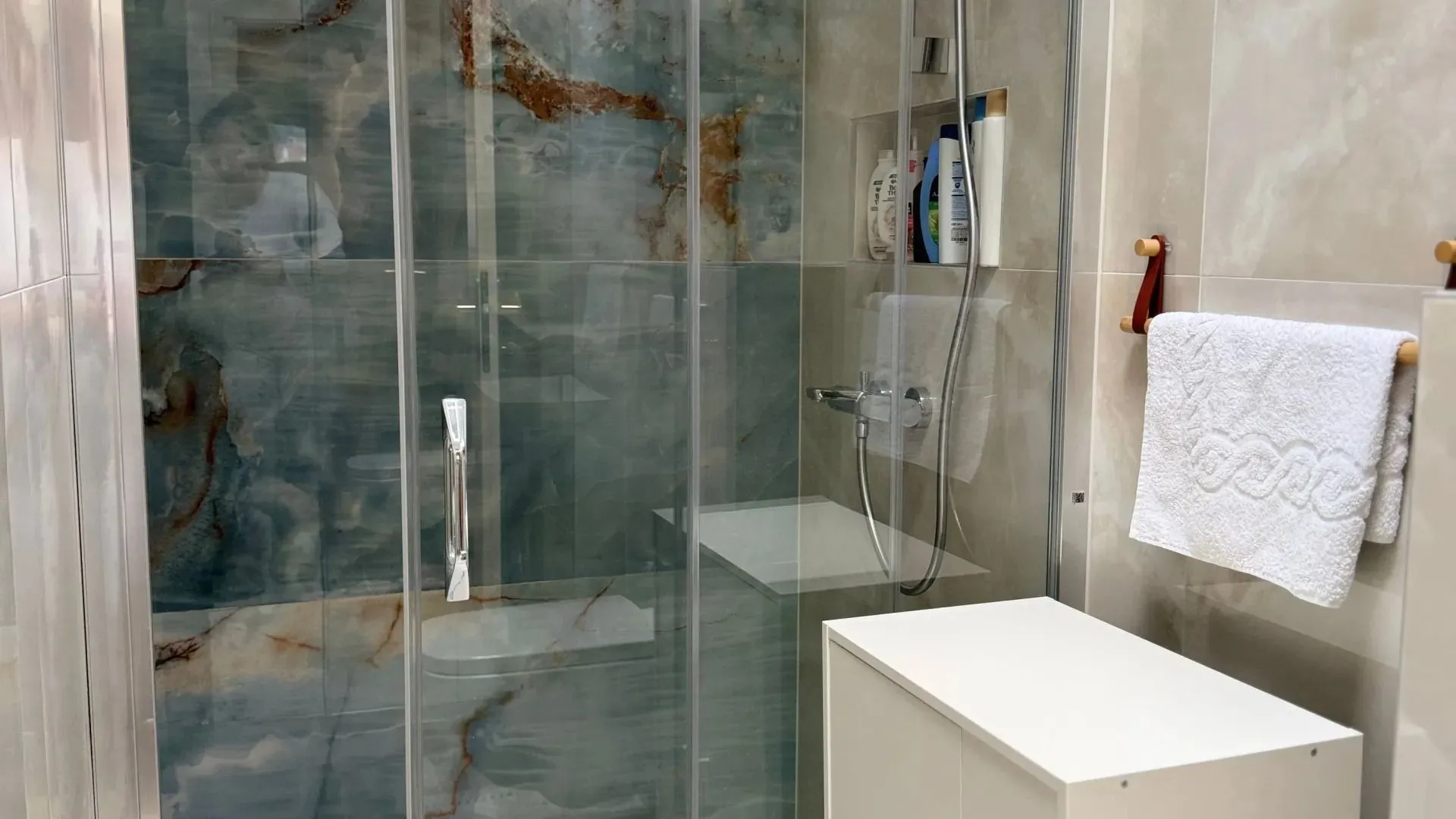 Rent, three bedroom apartment, 100m², Seljanovo, Tivat