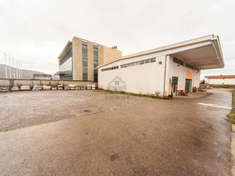 Poslovni prostor in Tuzi