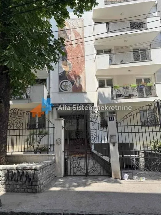 Izdavanje, trosoban stan, 106m², Vračar Hram, Vračar Sve Podlokacije
