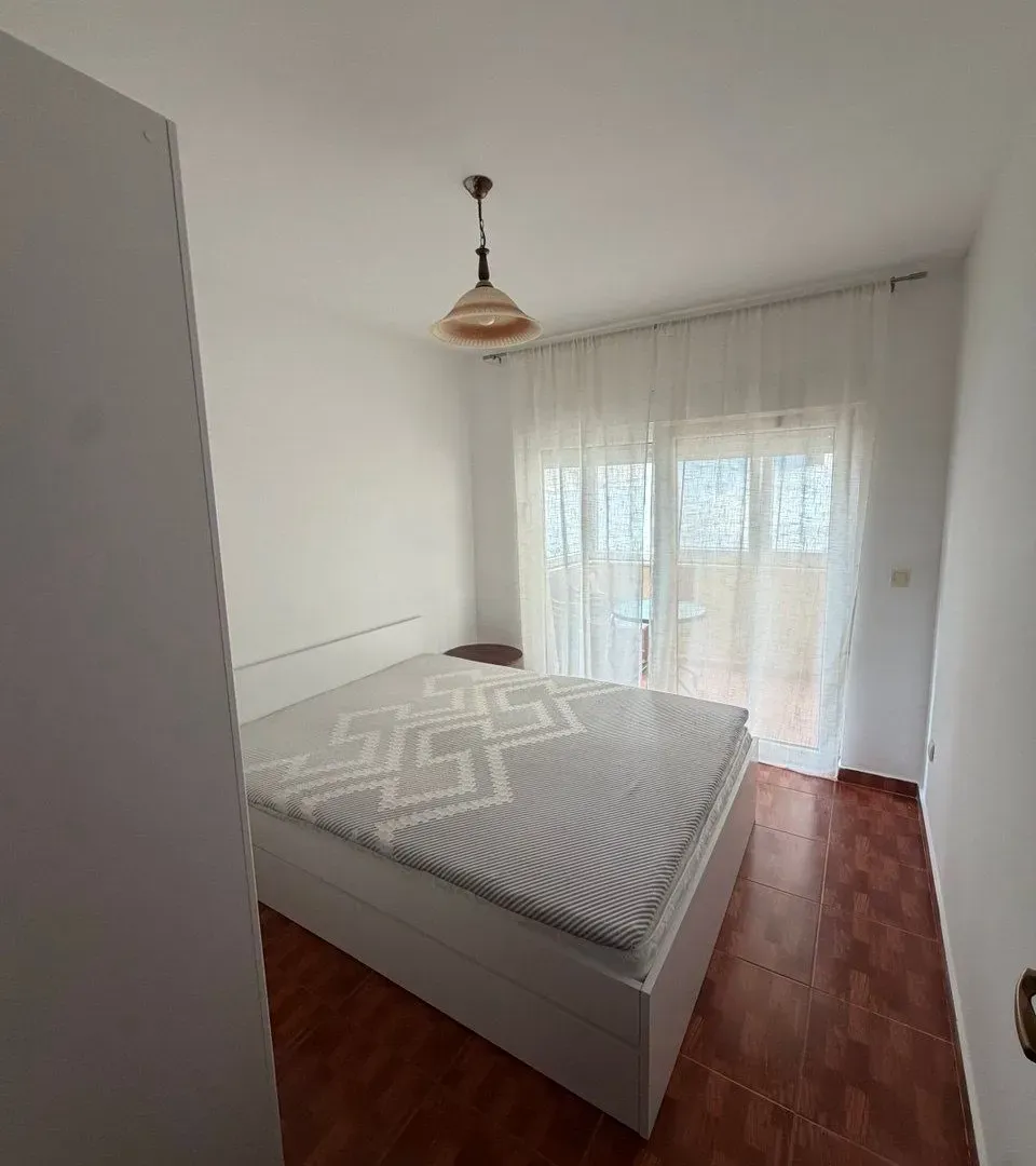 Izdavanje, jednosoban stan, 55m², Budva, Crna Gora