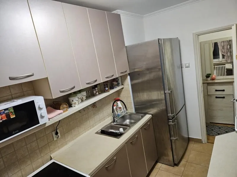 Izdavanje, trosoban stan, 80m², Slavija, Vračar Sve Podlokacije