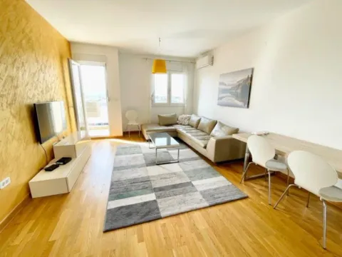 Izdavanje, dvosoban stan, 65m², City Kvart, Podgorica