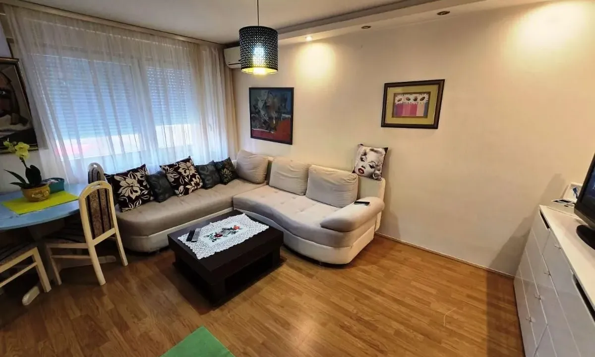 Izdavanje, trosoban stan, 66m², Crveni Pevac, Niš