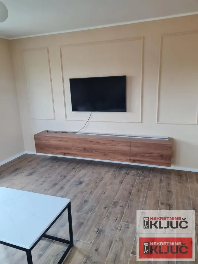 Izdavanje, trosoban stan, 80m², Veternik, Novi Sad Sve Podlokacije
