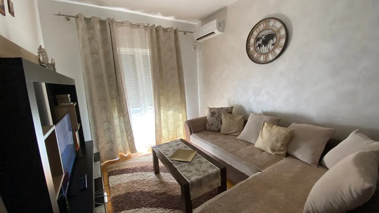 Izdavanje, stan, 54m², Budva, Crna Gora