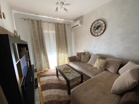 Izdavanje, stan, 54m², Budva, Crna Gora