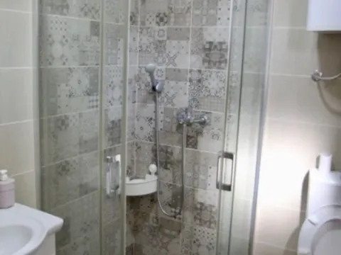 Izdavanje, jednosoban stan, 30m², Zelenika, Herceg Novi - image 7