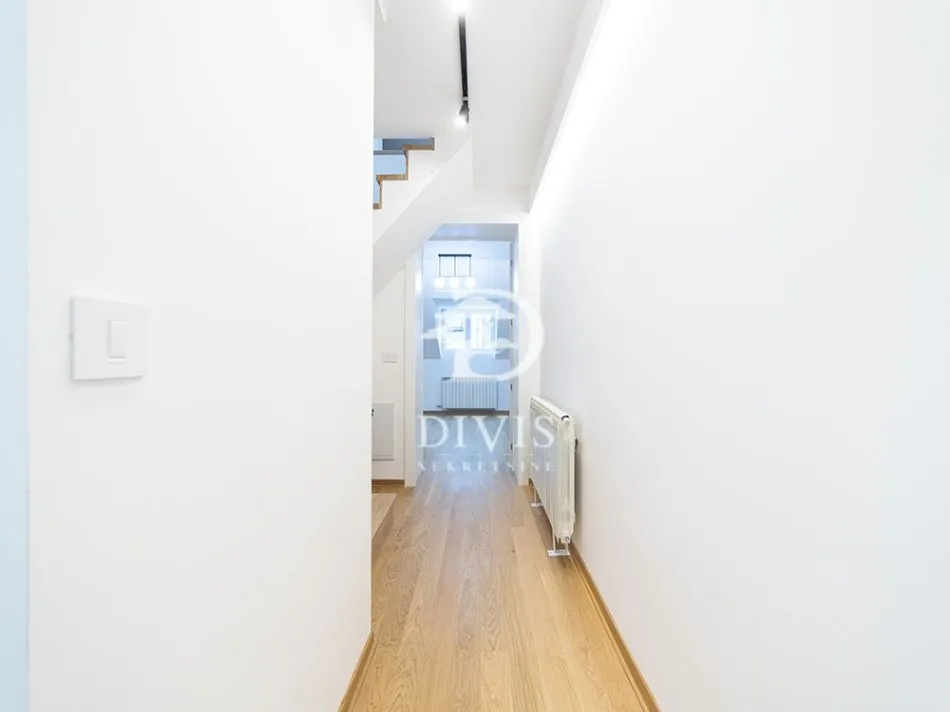 Prodaja, četvorosoban stan, 131m², Stari Grad, Beograd