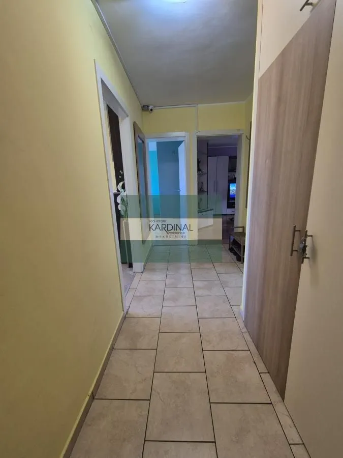 Prodaja, trosoban stan, 73m², Centar, Jagodina