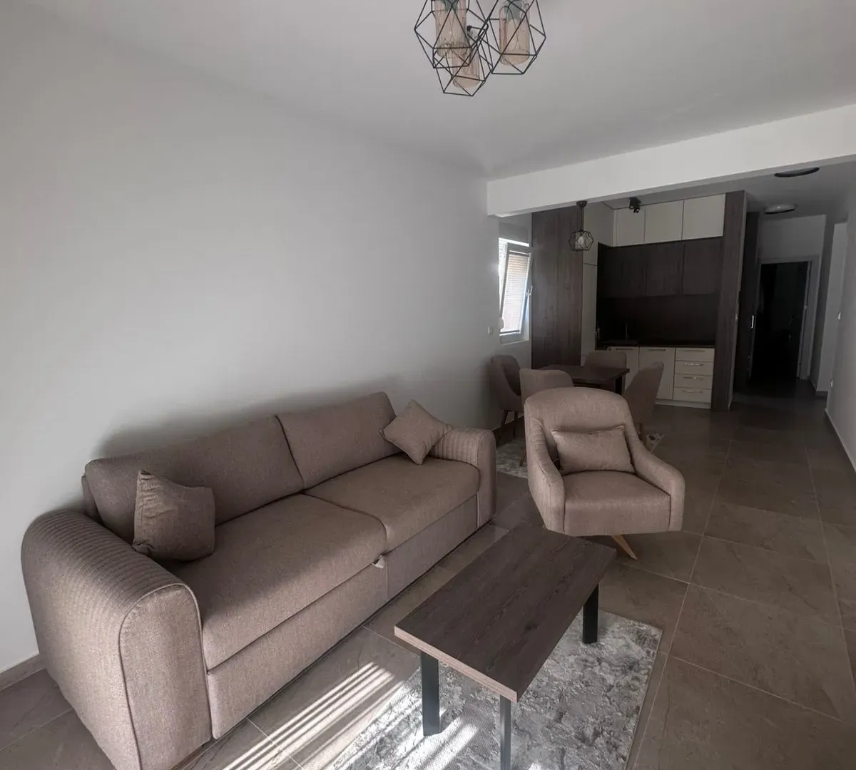 Izdavanje, jednosoban stan, 47m², Centar, Budva
