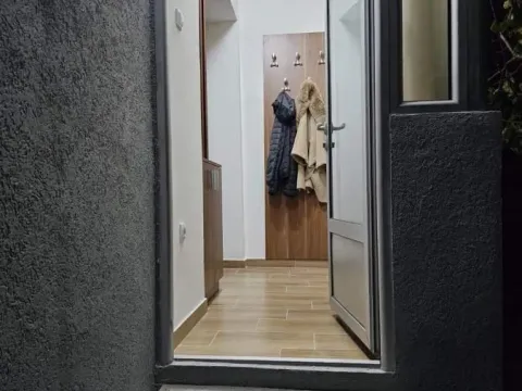 Stan in Crveni Pevac