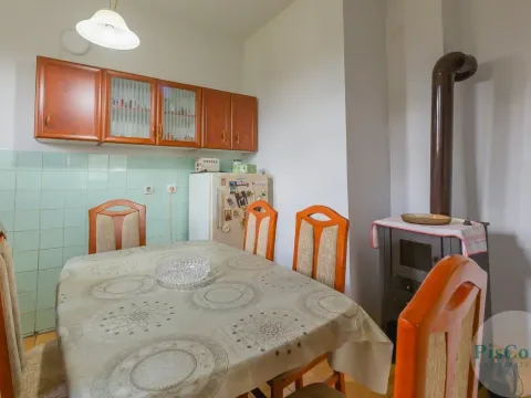 Rent, two bedroom apartment, 400m², Tološi, Podgorica - image 8