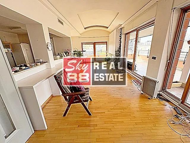 Izdavanje, stan, 415m², Vračar Sve Podlokacije, Beograd