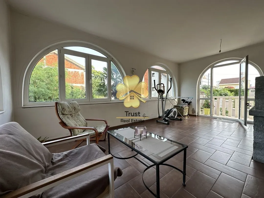 Sale, house, 356m², Tološi, Podgorica