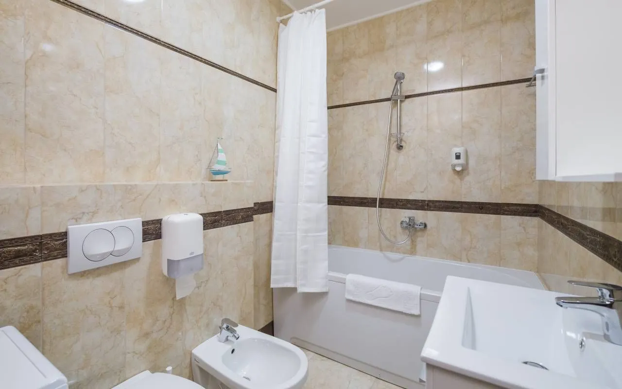 Sale, one bedroom apartment, 72m², Bečići, Budva