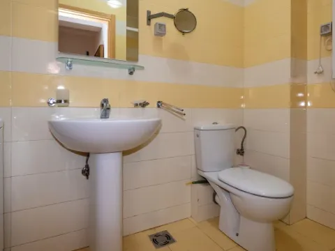 Izdavanje, dvosoban stan, 68m², Tuški Put, Podgorica - image 11