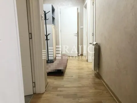 Sale, three bedroom apartment, 82m², Južni Bulevar, Vračar Sve Podlokacije - image 5