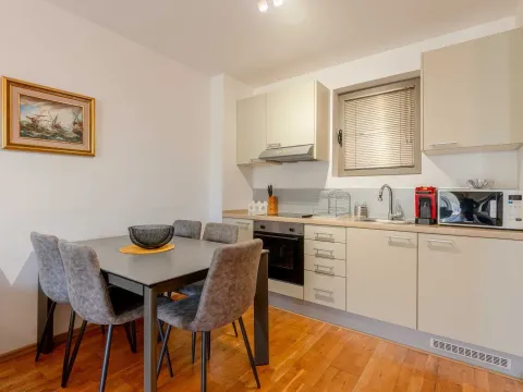 Sale, one bedroom apartment, 47m², Pržno, Budva - image 11
