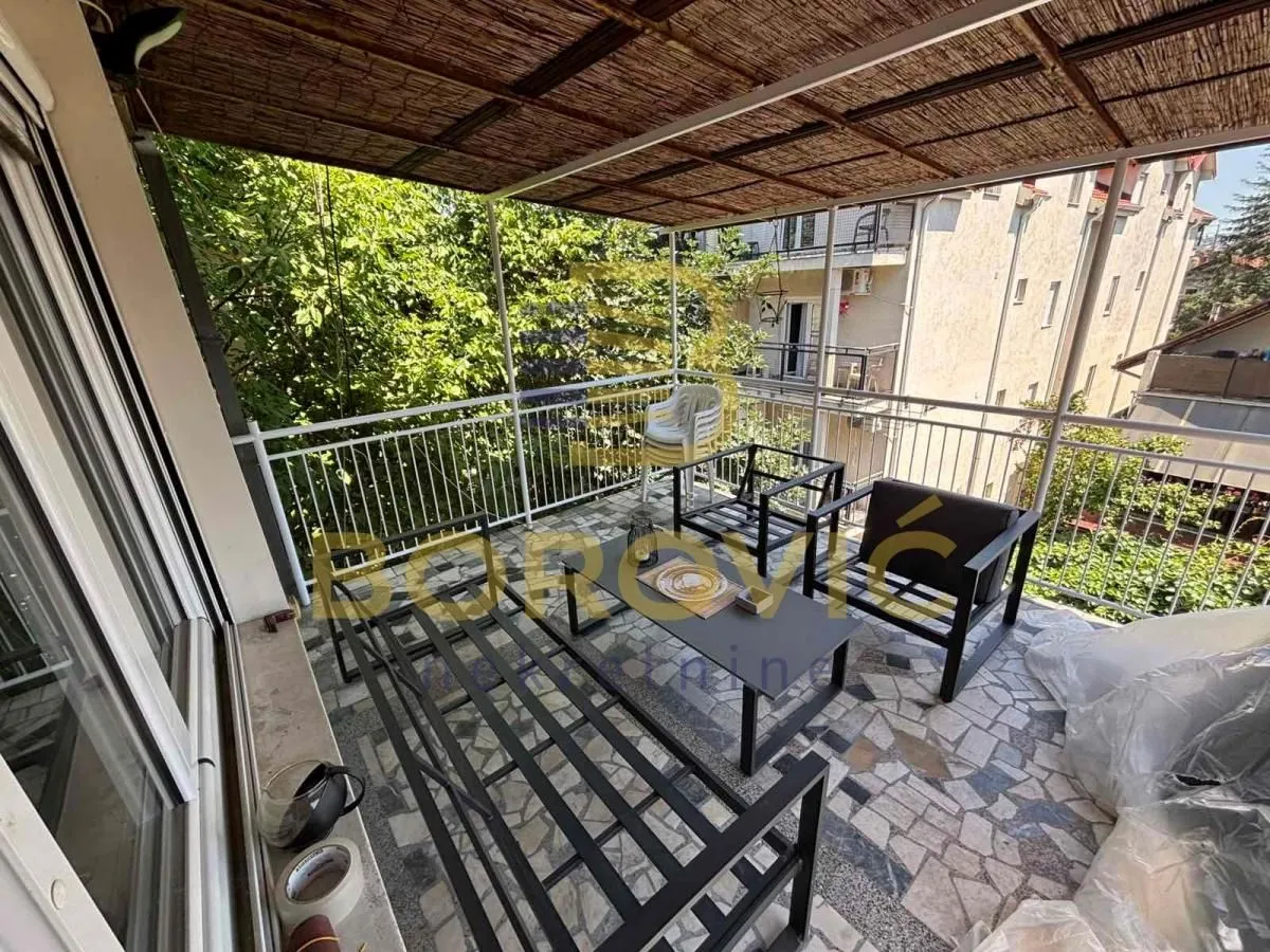 Izdavanje, trosoban stan, 100m², Autokomanda, Voždovac Sve Podlokacije