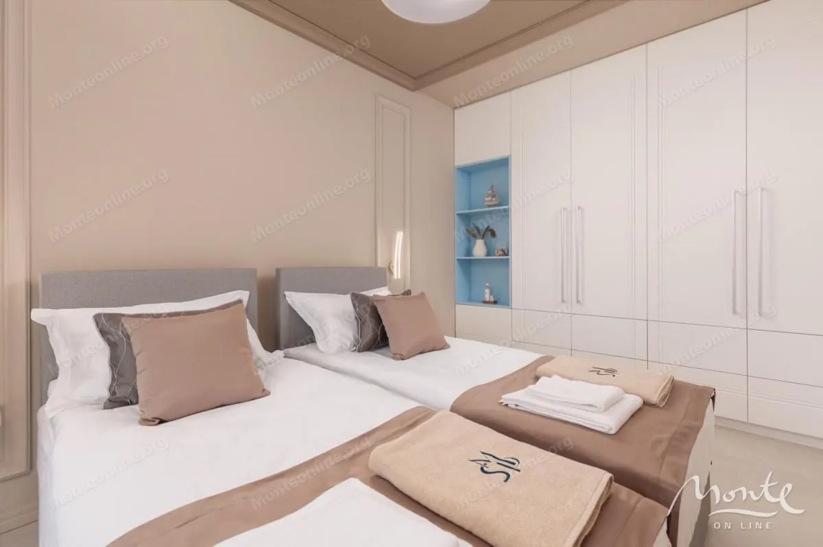 Prodaja, trosoban stan, 191m², Dobrota, Kotor