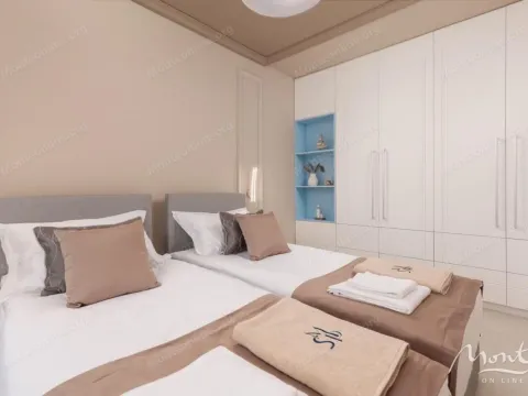 Sale, three bedroom apartment, 191m², Dobrota, Kotor - image 8