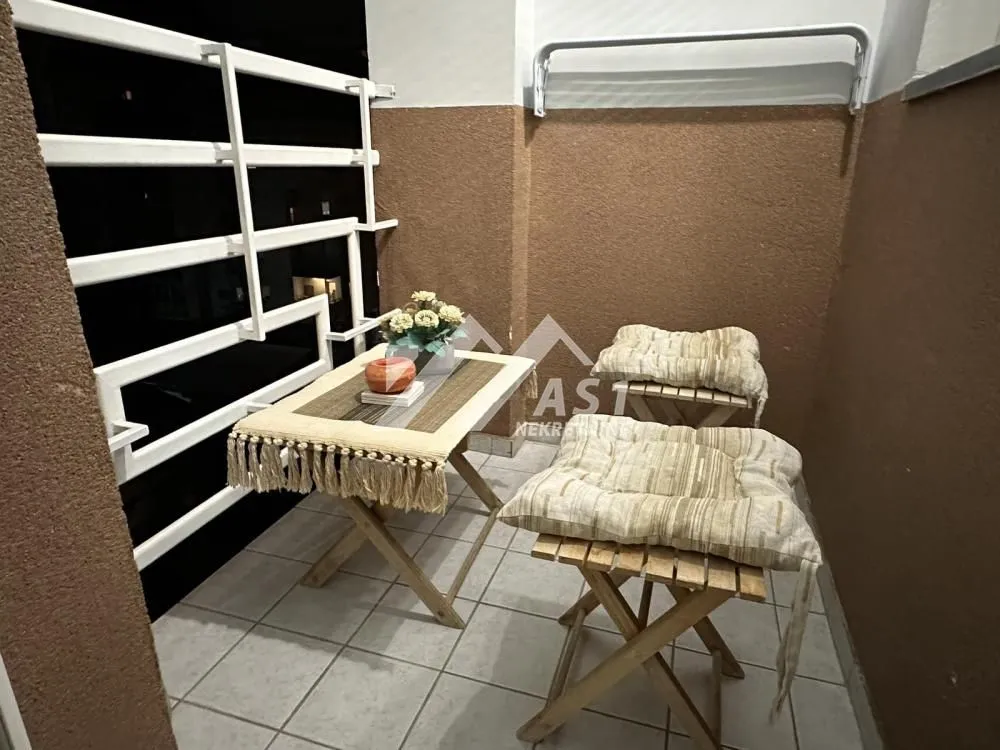 Izdavanje, dvosoban stan, 44m², Centar, Novi Sad