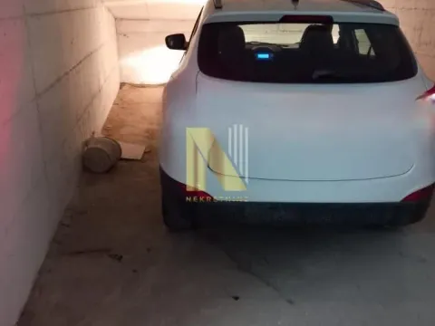 Parking garaža in Podbara