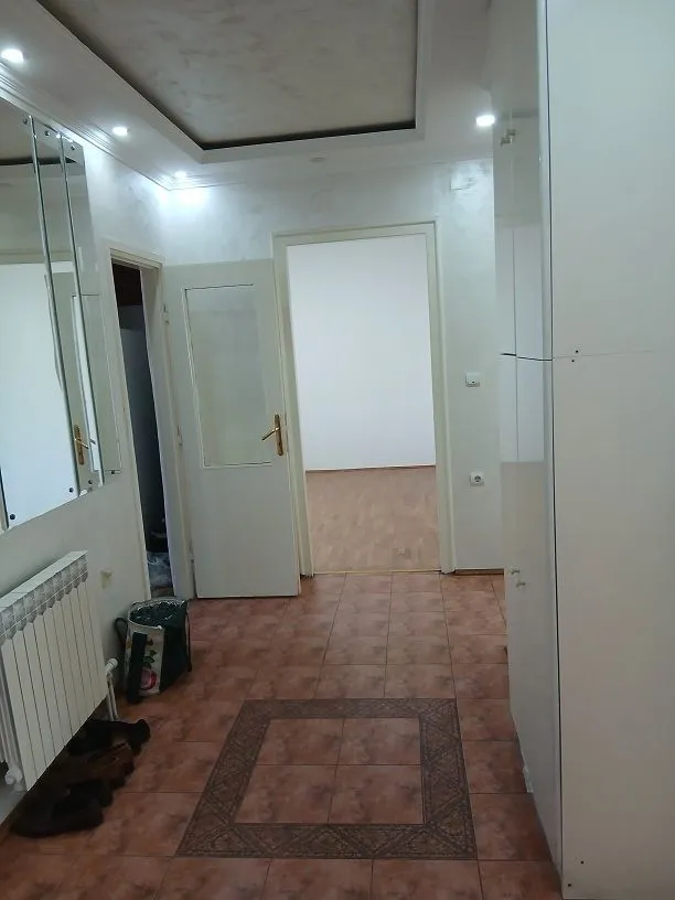Izdavanje, četvorosoban stan, 77m², Palilula, Niš