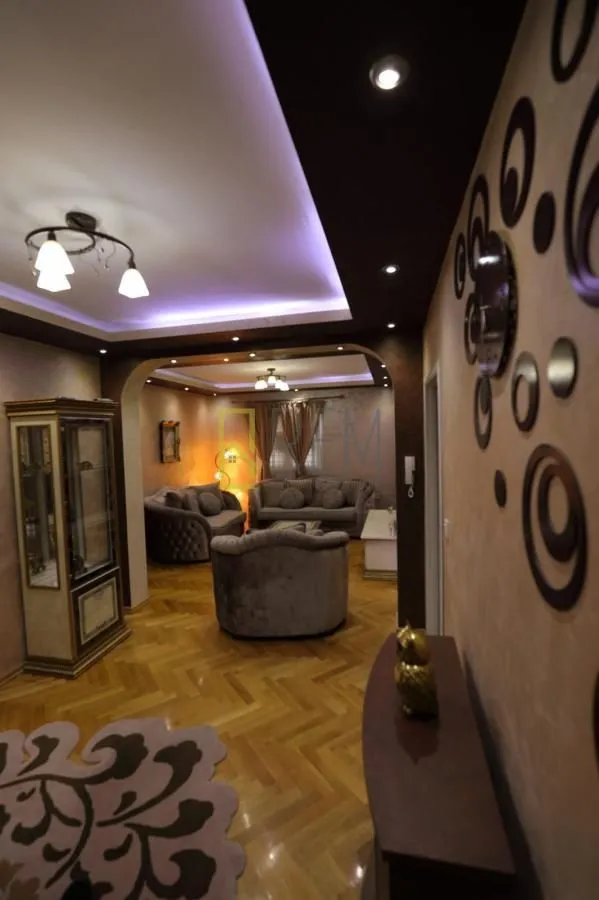 Rent, house, 250m², Tološi, Podgorica