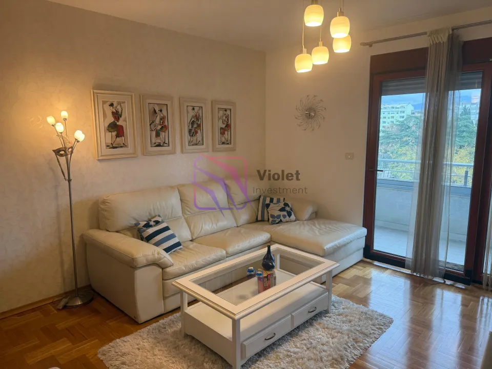 Izdavanje, dvosoban stan, 69m², Pobrežje, Podgorica