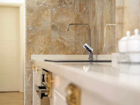 Izdavanje, trosoban stan, 150m², Bečići, Budva - image 13