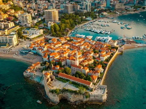 Izdavanje, poslovni prostor, 90m², Babilonija, Budva - image 1