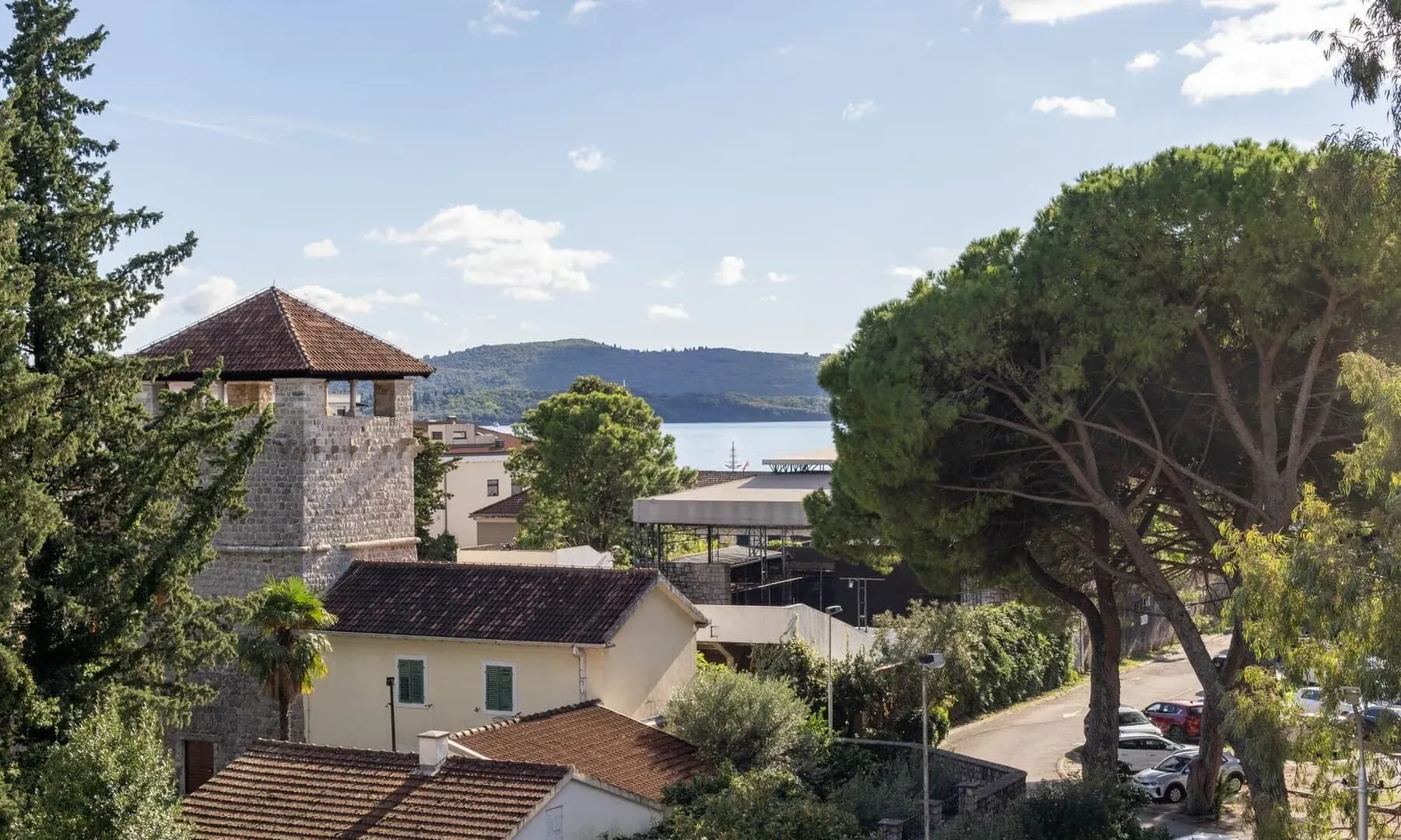 Prodaja, dvosoban stan, 66m², Centar, Tivat
