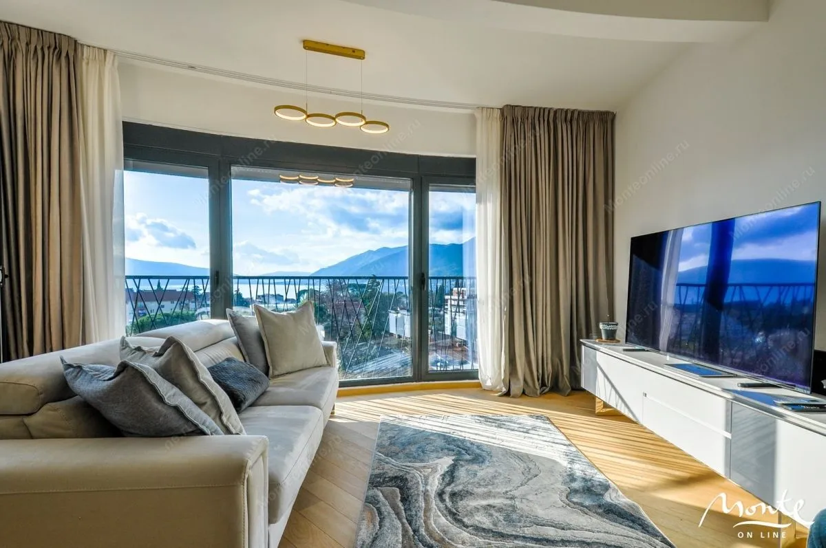 Prodaja, dvosoban stan, 73m², Tivat, Crna Gora