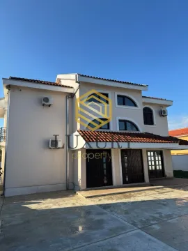 Prodaja, kuća, 340m², Tološi, Podgorica - image 8