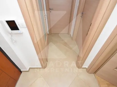 Izdavanje, dvosoban stan, 65m², Momišići, Podgorica - image 9