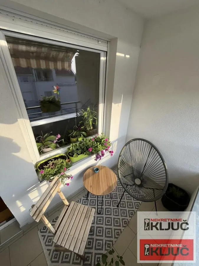 Prodaja, četvorosoban stan, 77m², Bulevar patrijarha Pavla, Novi Sad Sve Podlokacije