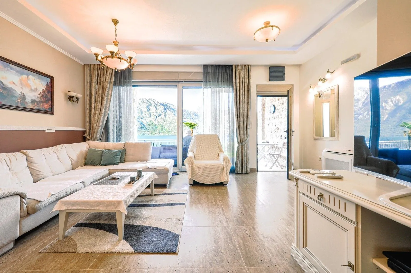 Sale, two bedroom apartment, 68m², Kostanjica, Kotor